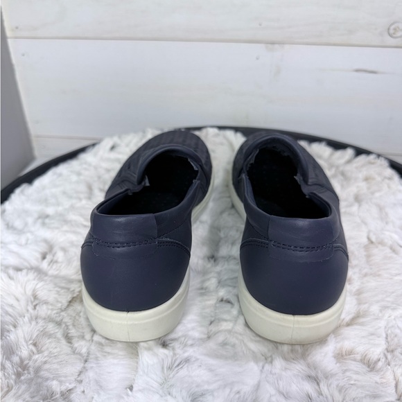 Ecco Women’s Leather Navy Blue Woven Slip-On Loafers - Picture 5 of 11